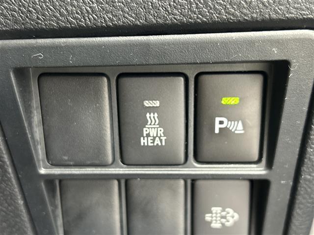 ハイラックス Ｚ　禁煙車　ＴＲＤ　ＲＡＹＳホイール　純正ナビ　バックカメラ　前後コーナーセンサー　トヨタセーフティーセンス　レーダークルーズコントロール　レーンキープアシスト　ＥＴＣ　プッシュスタート　スマートキー（12枚目）