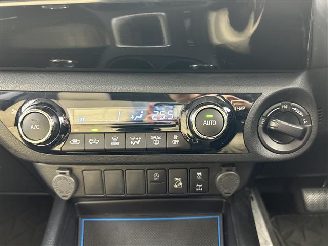 ハイラックス Ｚ　禁煙車　ＴＲＤ　ＲＡＹＳホイール　純正ナビ　バックカメラ　前後コーナーセンサー　トヨタセーフティーセンス　レーダークルーズコントロール　レーンキープアシスト　ＥＴＣ　プッシュスタート　スマートキー（13枚目）