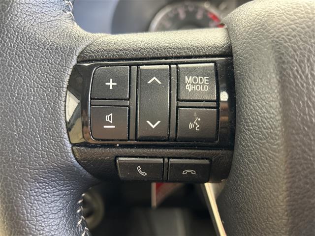 ハイラックス Ｚ　禁煙車　ＴＲＤ　ＲＡＹＳホイール　純正ナビ　バックカメラ　前後コーナーセンサー　トヨタセーフティーセンス　レーダークルーズコントロール　レーンキープアシスト　ＥＴＣ　プッシュスタート　スマートキー（24枚目）