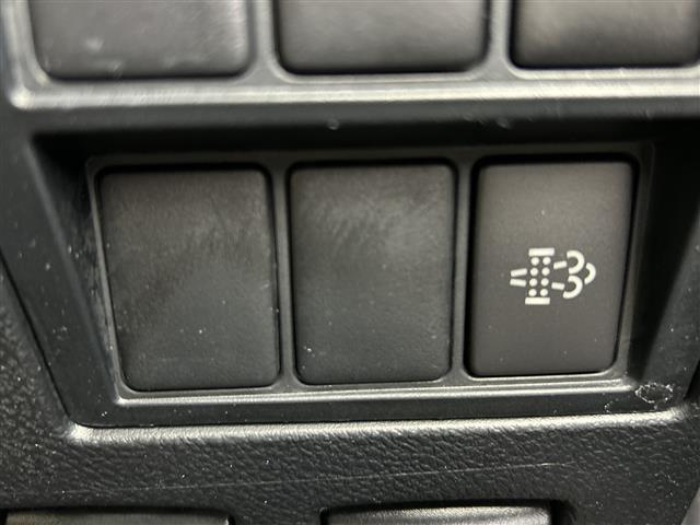 ハイラックス Ｚ　禁煙車　ＴＲＤ　ＲＡＹＳホイール　純正ナビ　バックカメラ　前後コーナーセンサー　トヨタセーフティーセンス　レーダークルーズコントロール　レーンキープアシスト　ＥＴＣ　プッシュスタート　スマートキー（26枚目）