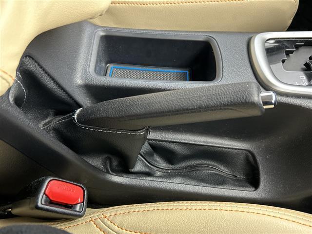 ハイラックス Ｚ　禁煙車　ＴＲＤ　ＲＡＹＳホイール　純正ナビ　バックカメラ　前後コーナーセンサー　トヨタセーフティーセンス　レーダークルーズコントロール　レーンキープアシスト　ＥＴＣ　プッシュスタート　スマートキー（35枚目）