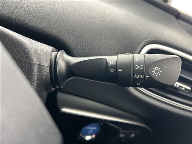 プリウス Ａ　禁煙車　純正ナビ　セーフティセンス　バックモニター　ブラインドスポットモニター　ヘッドアップディスプレイ　レーダークルーズコントロール　パワーバックドア　ワイヤレスチャージャー　パークアシスト（26枚目）