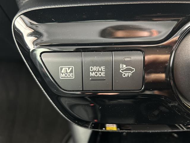 プリウス Ａ　禁煙車　純正ナビ　セーフティセンス　バックモニター　ブラインドスポットモニター　ヘッドアップディスプレイ　レーダークルーズコントロール　パワーバックドア　ワイヤレスチャージャー　パークアシスト（31枚目）
