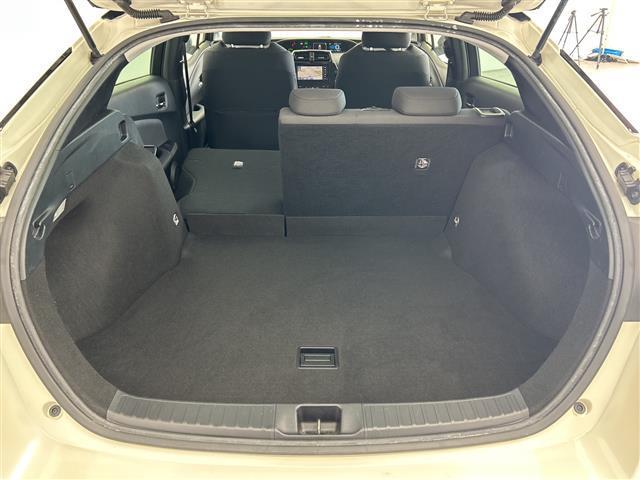 プリウス Ａ　禁煙車　純正ナビ　セーフティセンス　バックモニター　ブラインドスポットモニター　ヘッドアップディスプレイ　レーダークルーズコントロール　パワーバックドア　ワイヤレスチャージャー　パークアシスト（37枚目）