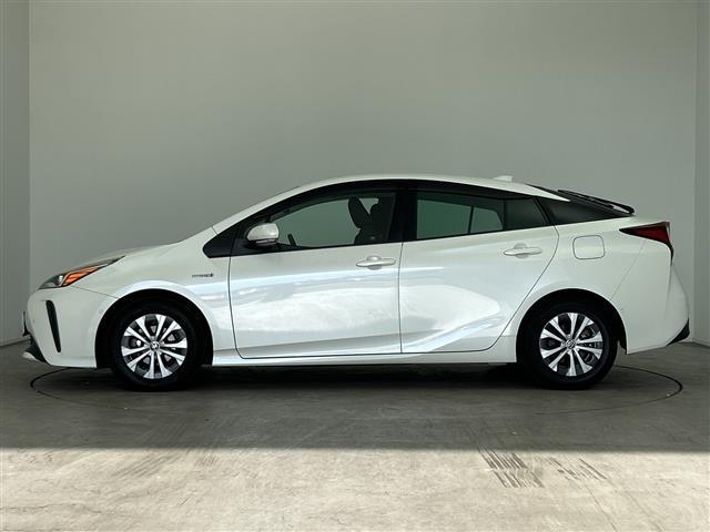 プリウス Ａ　禁煙車　純正ナビ　セーフティセンス　バックモニター　ブラインドスポットモニター　ヘッドアップディスプレイ　レーダークルーズコントロール　パワーバックドア　ワイヤレスチャージャー　パークアシスト（41枚目）