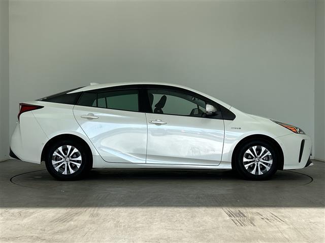 プリウス Ａ　禁煙車　純正ナビ　セーフティセンス　バックモニター　ブラインドスポットモニター　ヘッドアップディスプレイ　レーダークルーズコントロール　パワーバックドア　ワイヤレスチャージャー　パークアシスト（42枚目）
