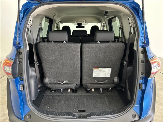 【トランク】積み込みやすくて、たっぷり積める荷室です。シートアレンジできるものは、乗車人数と荷物の量や大きさによってシートを動かすことができるので、より快適なドライブが可能です！