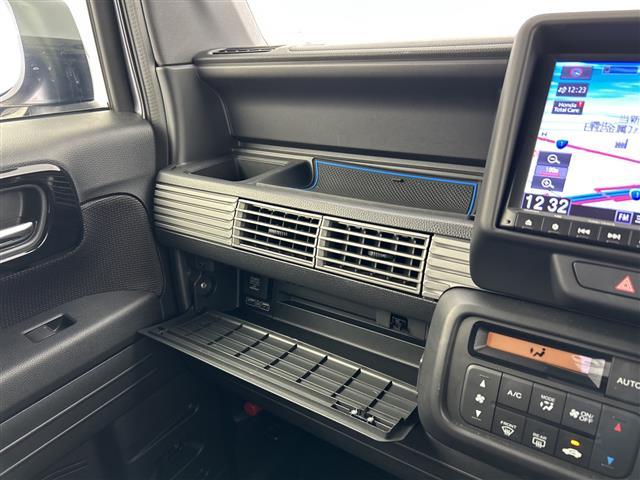 Ｎ－ＶＡＮ＋スタイル ファン・ターボ　禁煙車　純正８型ナビ　バックカメラ　ホンダセンシング　レーダークルーズコントロール　レーンキープアシスト　純正ＯＰラッピングボンネット　前後コーナーセンサー　社外リフトアップサス　純正サス積み込み（17枚目）