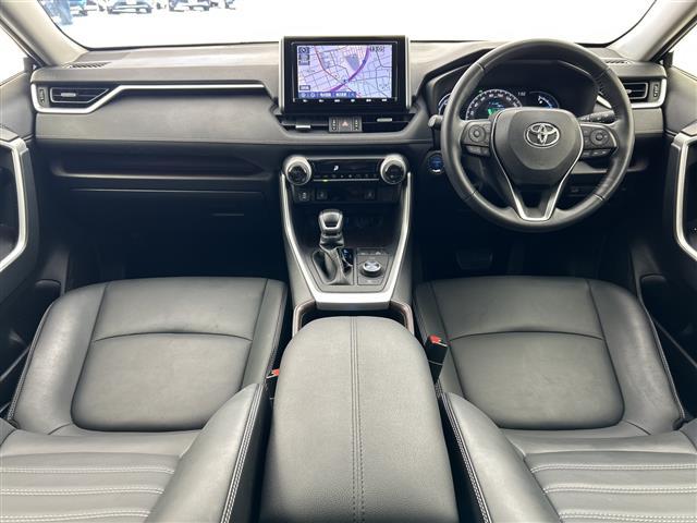 ＲＡＶ４ ハイブリッドＧ　禁煙車　純正９インチナビ　フルセグＴＶ／ＣＤ／ＤＶＤ／Ｂｌｕｅｔｏｏｔｈ／ＨＤＭＩ　サンルーフ　トヨタセーフティセンスシステム　衝突軽減ブレーキシス　オートハイビーム　レーダークルコン　ＥＴＣ（2枚目）