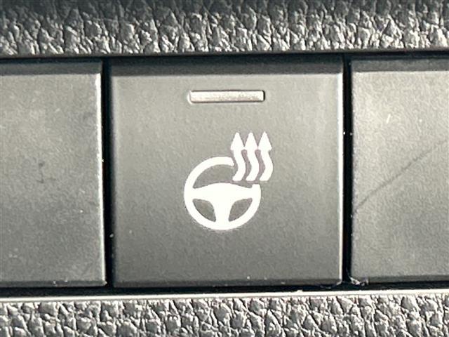 ＲＡＶ４ ハイブリッドＧ　禁煙車　純正９インチナビ　フルセグＴＶ／ＣＤ／ＤＶＤ／Ｂｌｕｅｔｏｏｔｈ／ＨＤＭＩ　サンルーフ　トヨタセーフティセンスシステム　衝突軽減ブレーキシス　オートハイビーム　レーダークルコン　ＥＴＣ（8枚目）