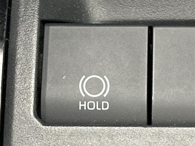 ＲＡＶ４ ハイブリッドＧ　禁煙車　純正９インチナビ　フルセグＴＶ／ＣＤ／ＤＶＤ／Ｂｌｕｅｔｏｏｔｈ／ＨＤＭＩ　サンルーフ　トヨタセーフティセンスシステム　衝突軽減ブレーキシス　オートハイビーム　レーダークルコン　ＥＴＣ（11枚目）