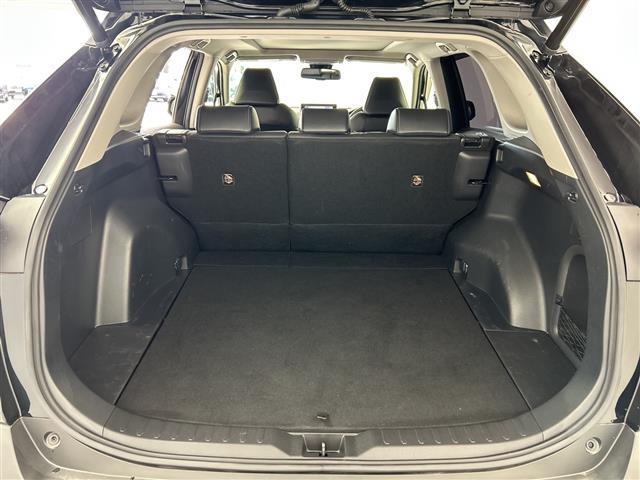 ＲＡＶ４ ハイブリッドＧ　禁煙車　純正９インチナビ　フルセグＴＶ／ＣＤ／ＤＶＤ／Ｂｌｕｅｔｏｏｔｈ／ＨＤＭＩ　サンルーフ　トヨタセーフティセンスシステム　衝突軽減ブレーキシス　オートハイビーム　レーダークルコン　ＥＴＣ（15枚目）