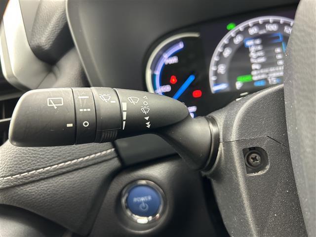 ＲＡＶ４ ハイブリッドＧ　禁煙車　純正９インチナビ　フルセグＴＶ／ＣＤ／ＤＶＤ／Ｂｌｕｅｔｏｏｔｈ／ＨＤＭＩ　サンルーフ　トヨタセーフティセンスシステム　衝突軽減ブレーキシス　オートハイビーム　レーダークルコン　ＥＴＣ（23枚目）