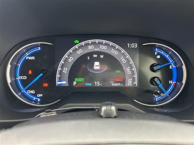 ＲＡＶ４ ハイブリッドＧ　禁煙車　純正９インチナビ　フルセグＴＶ／ＣＤ／ＤＶＤ／Ｂｌｕｅｔｏｏｔｈ／ＨＤＭＩ　サンルーフ　トヨタセーフティセンスシステム　衝突軽減ブレーキシス　オートハイビーム　レーダークルコン　ＥＴＣ（26枚目）