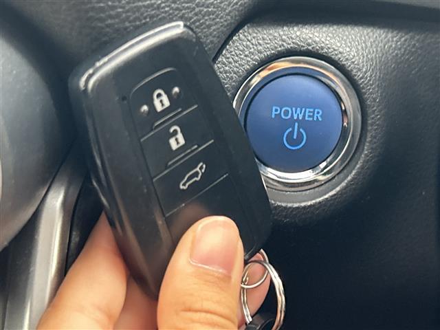 ＲＡＶ４ ハイブリッドＧ　禁煙車　純正９インチナビ　フルセグＴＶ／ＣＤ／ＤＶＤ／Ｂｌｕｅｔｏｏｔｈ／ＨＤＭＩ　サンルーフ　トヨタセーフティセンスシステム　衝突軽減ブレーキシス　オートハイビーム　レーダークルコン　ＥＴＣ（29枚目）