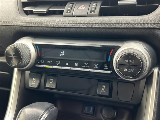ＲＡＶ４ ハイブリッドＧ　禁煙車　純正９インチナビ　フルセグＴＶ／ＣＤ／ＤＶＤ／Ｂｌｕｅｔｏｏｔｈ／ＨＤＭＩ　サンルーフ　トヨタセーフティセンスシステム　衝突軽減ブレーキシス　オートハイビーム　レーダークルコン　ＥＴＣ（31枚目）