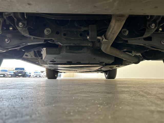 ＲＡＶ４ ハイブリッドＧ　禁煙車　純正９インチナビ　フルセグＴＶ／ＣＤ／ＤＶＤ／Ｂｌｕｅｔｏｏｔｈ／ＨＤＭＩ　サンルーフ　トヨタセーフティセンスシステム　衝突軽減ブレーキシス　オートハイビーム　レーダークルコン　ＥＴＣ（43枚目）