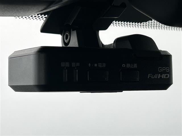 ノート ｅ－パワー　Ｘ　禁煙車　純正ナビ　全周囲カメラ　ドラレコ　ＬＥＤヘッドライト　衝突軽減ブレーキ　レーンキープアシスト　インテリジェントルームミラー　前後コーナーセンサー　スマートキー　プッシュスタート（9枚目）