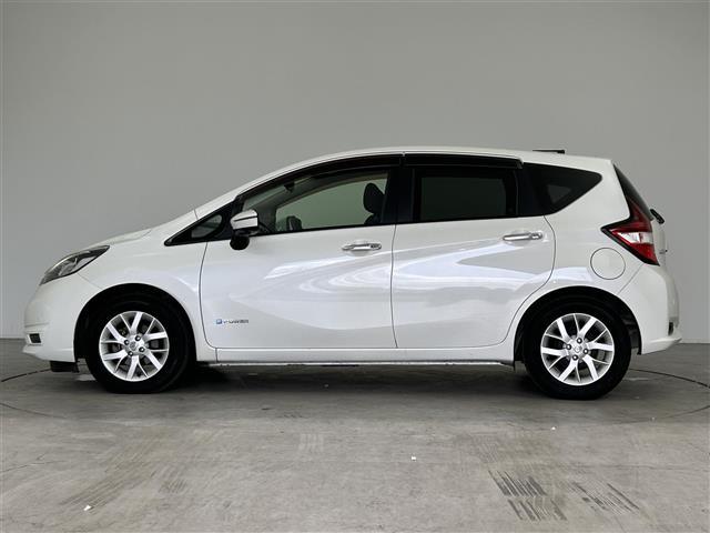 ノート ｅ－パワー　Ｘ　禁煙車　純正ナビ　全周囲カメラ　ドラレコ　ＬＥＤヘッドライト　衝突軽減ブレーキ　レーンキープアシスト　インテリジェントルームミラー　前後コーナーセンサー　スマートキー　プッシュスタート（39枚目）