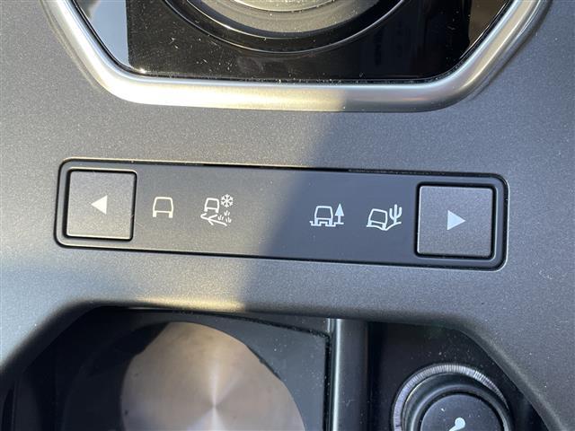 レンジローバーイヴォーク SEプラス 禁煙車 純正ナビ 衝突軽減ブレーキ レーンキープアシスト ブラインドスポットモニタ MERIDIAN 全方位カメラ 前席シートヒーター 前席メモリ機能付きパワーシート 本革シート ガラスルーフ ETC(6枚目)