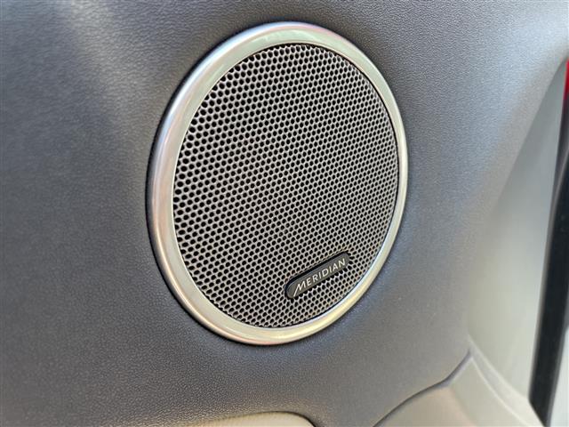 レンジローバーイヴォーク SEプラス 禁煙車 純正ナビ 衝突軽減ブレーキ レーンキープアシスト ブラインドスポットモニタ MERIDIAN 全方位カメラ 前席シートヒーター 前席メモリ機能付きパワーシート 本革シート ガラスルーフ ETC(8枚目)