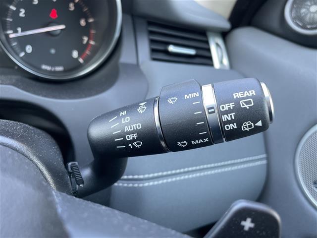 レンジローバーイヴォーク SEプラス 禁煙車 純正ナビ 衝突軽減ブレーキ レーンキープアシスト ブラインドスポットモニタ MERIDIAN 全方位カメラ 前席シートヒーター 前席メモリ機能付きパワーシート 本革シート ガラスルーフ ETC(20枚目)