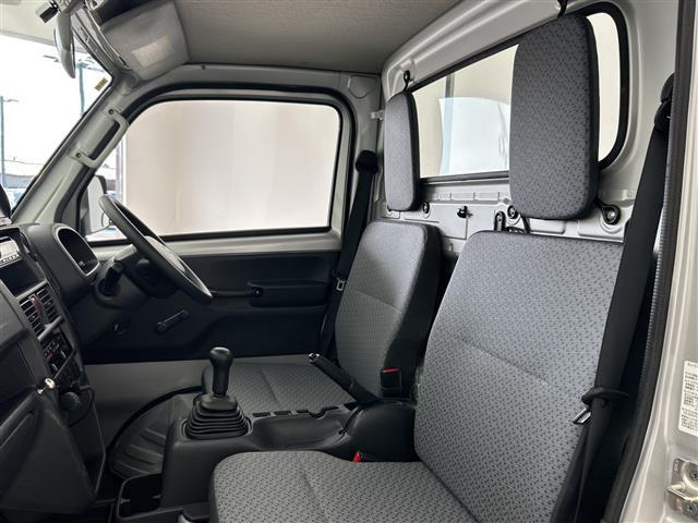 キャリイトラック ＫＣエアコン・パワステ　ＡＷＤ　ハ゛ックカメラ　社外オーテ゛ィオ（ＣＤ）　ＬＥＤヘット゛ライト　ＥＴＣ　ヘット゛ライトレヘ゛リンク゛スイッチ　スヘ゜アタイヤ付き　スヘ゜アキー１セット　荷台コ゛ムマット付き　人気ＭＴ車（14枚目）