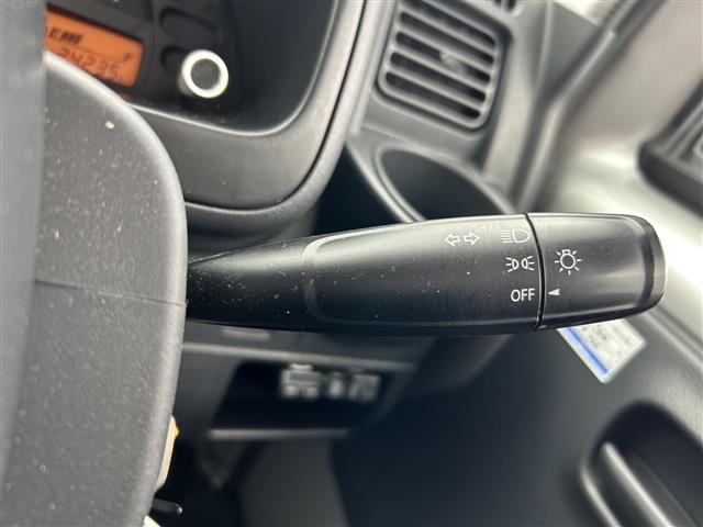 キャリイトラック ＫＣエアコン・パワステ　ＡＷＤ　ハ゛ックカメラ　社外オーテ゛ィオ（ＣＤ）　ＬＥＤヘット゛ライト　ＥＴＣ　ヘット゛ライトレヘ゛リンク゛スイッチ　スヘ゜アタイヤ付き　スヘ゜アキー１セット　荷台コ゛ムマット付き　人気ＭＴ車（23枚目）