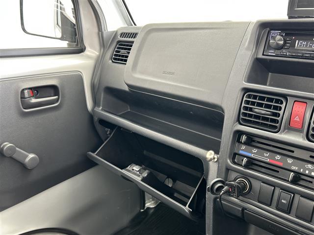 キャリイトラック ＫＣエアコン・パワステ　ＡＷＤ　ハ゛ックカメラ　社外オーテ゛ィオ（ＣＤ）　ＬＥＤヘット゛ライト　ＥＴＣ　ヘット゛ライトレヘ゛リンク゛スイッチ　スヘ゜アタイヤ付き　スヘ゜アキー１セット　荷台コ゛ムマット付き　人気ＭＴ車（27枚目）