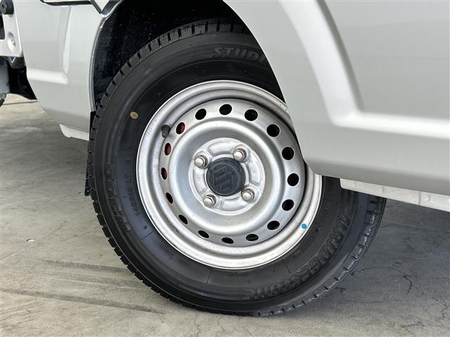 キャリイトラック ＫＣエアコン・パワステ　ＡＷＤ　ハ゛ックカメラ　社外オーテ゛ィオ（ＣＤ）　ＬＥＤヘット゛ライト　ＥＴＣ　ヘット゛ライトレヘ゛リンク゛スイッチ　スヘ゜アタイヤ付き　スヘ゜アキー１セット　荷台コ゛ムマット付き　人気ＭＴ車（40枚目）