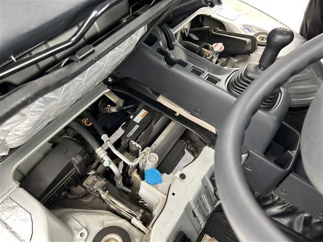 キャリイトラック ＫＣエアコン・パワステ　ＡＷＤ　ハ゛ックカメラ　社外オーテ゛ィオ（ＣＤ）　ＬＥＤヘット゛ライト　ＥＴＣ　ヘット゛ライトレヘ゛リンク゛スイッチ　スヘ゜アタイヤ付き　スヘ゜アキー１セット　荷台コ゛ムマット付き　人気ＭＴ車（43枚目）
