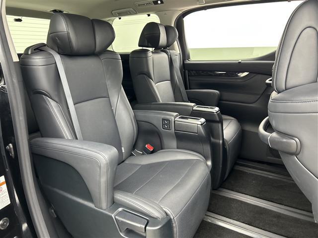 アルファード 2.5S Cパッケージ 禁煙車 純正ディスプレイオーディオ トヨタセーフティセンス 衝突軽減ブレーキ レーダークルーズコントロール レーントレーシングアシスト パワーバックドア 純正フリップダウンモニター 両側電動スライド(14枚目)
