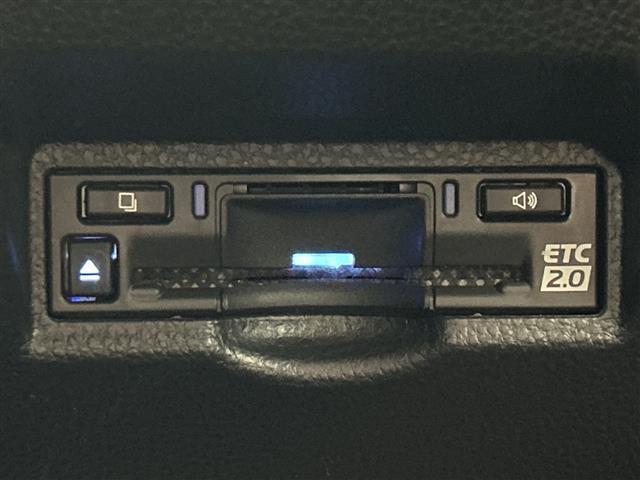 ヴォクシー ハイブリッドS-Z 禁煙車/純正ナビ/純正フリップダウンモニター/両側パワースライドドア/トヨタセーフティセンス/レーダークルーズコントロール/オートハイビーム/プリクラッシュセーフティ/レーントレーシングアシスト(7枚目)