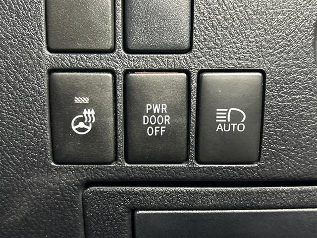 アルファード ２．５Ｓ　Ｃパッケージ　禁煙車　純正１０型ＳＤナビ　純正１２．１型フリップダウンモニター　トヨタセーフティセンス　衝突軽減ブレーキ　レーントレーシングアシスト　レーダークルーズコントロール　両側パワースライドドア　３眼ＬＥＤ（8枚目）