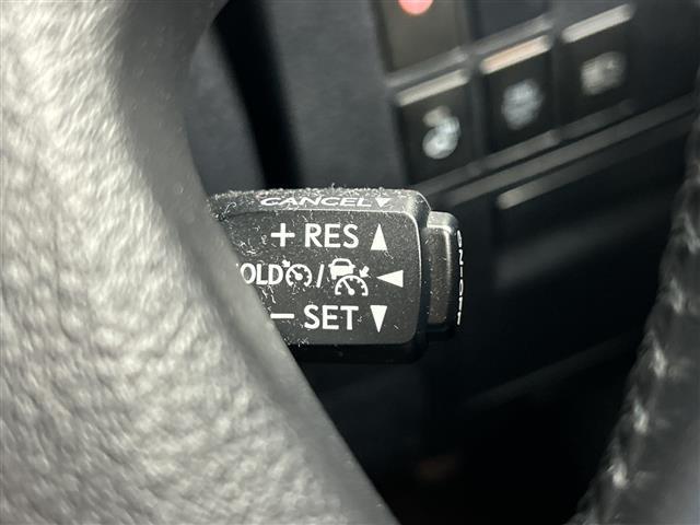 アルファード ２．５Ｓ　Ｃパッケージ　禁煙車　純正１０型ＳＤナビ　純正１２．１型フリップダウンモニター　トヨタセーフティセンス　衝突軽減ブレーキ　レーントレーシングアシスト　レーダークルーズコントロール　両側パワースライドドア　３眼ＬＥＤ（11枚目）