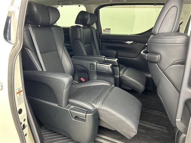 アルファード ２．５Ｓ　Ｃパッケージ　禁煙車　純正１０型ＳＤナビ　純正１２．１型フリップダウンモニター　トヨタセーフティセンス　衝突軽減ブレーキ　レーントレーシングアシスト　レーダークルーズコントロール　両側パワースライドドア　３眼ＬＥＤ（12枚目）