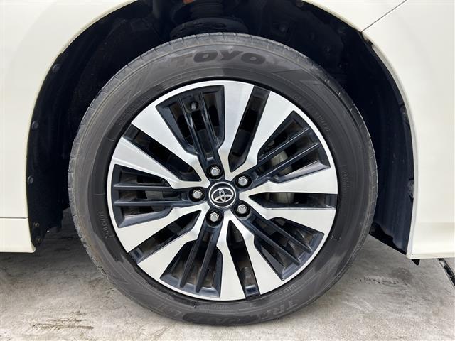 アルファード ２．５Ｓ　Ｃパッケージ　禁煙車　純正１０型ＳＤナビ　純正１２．１型フリップダウンモニター　トヨタセーフティセンス　衝突軽減ブレーキ　レーントレーシングアシスト　レーダークルーズコントロール　両側パワースライドドア　３眼ＬＥＤ（17枚目）