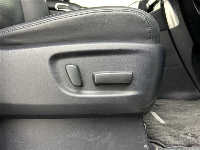 アルファード ２．５Ｓ　Ｃパッケージ　禁煙車　純正１０型ＳＤナビ　純正１２．１型フリップダウンモニター　トヨタセーフティセンス　衝突軽減ブレーキ　レーントレーシングアシスト　レーダークルーズコントロール　両側パワースライドドア　３眼ＬＥＤ（30枚目）