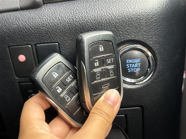 アルファード ２．５Ｓ　Ｃパッケージ　禁煙車　純正１０型ＳＤナビ　純正１２．１型フリップダウンモニター　トヨタセーフティセンス　衝突軽減ブレーキ　レーントレーシングアシスト　レーダークルーズコントロール　両側パワースライドドア　３眼ＬＥＤ（32枚目）