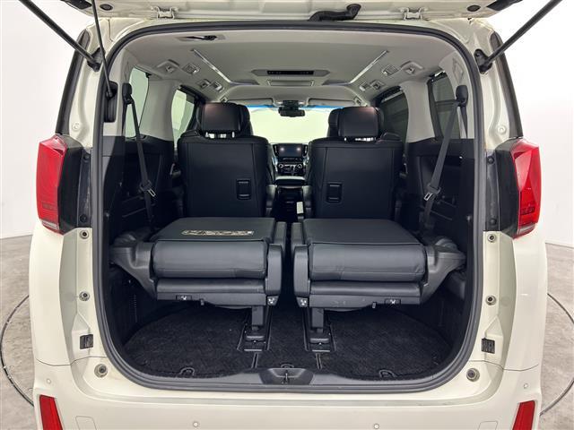 アルファード ２．５Ｓ　Ｃパッケージ　禁煙車　純正１０型ＳＤナビ　純正１２．１型フリップダウンモニター　トヨタセーフティセンス　衝突軽減ブレーキ　レーントレーシングアシスト　レーダークルーズコントロール　両側パワースライドドア　３眼ＬＥＤ（40枚目）