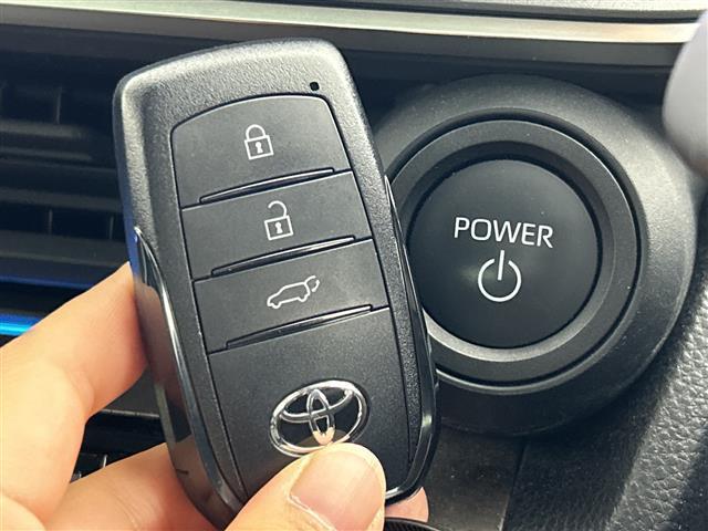 プリウス Ｚ　／禁煙車／純正ナビ／パノラミックビューモニター／ブラインドスポットモニター／パワーバックドア／運転席パワーシート（メモリ付き）／前席ベンチレーション／前席シートヒーター／トヨタセーフティセンス（29枚目）