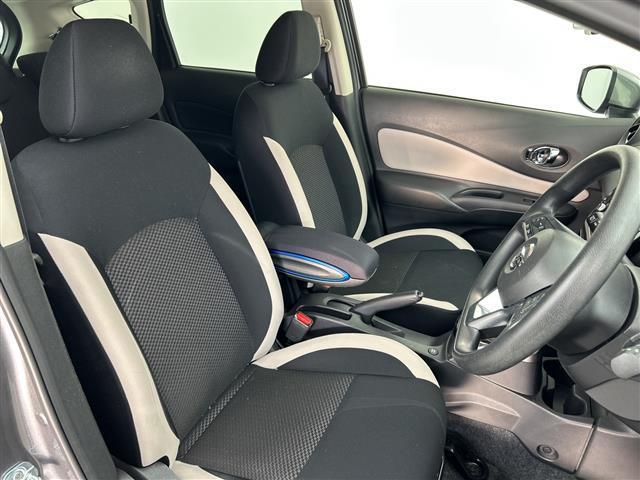 ノート ｅ－パワー　Ｘ　禁煙車　純正ナビ　エマージェンシーブレーキ　衝突軽減ブレーキ　レーンキープアシスト　レーダークルーズコントロール　アラウンドビューモニター　インテリジェントルームミラー　前後コーナーセンサー　ＬＥＤ（14枚目）