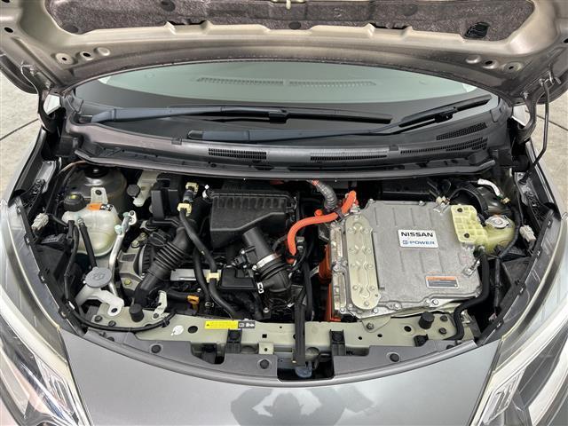 ノート ｅ－パワー　Ｘ　禁煙車　純正ナビ　エマージェンシーブレーキ　衝突軽減ブレーキ　レーンキープアシスト　レーダークルーズコントロール　アラウンドビューモニター　インテリジェントルームミラー　前後コーナーセンサー　ＬＥＤ（43枚目）
