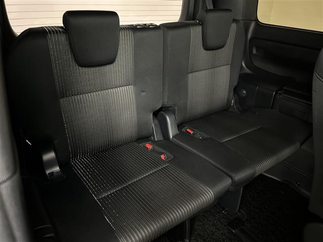 ヴォクシー ハイブリッドZS 煌 禁煙車 純正10型ナビ(フルセグ/CD/DVD/BT/AM/FM) 12.8型フリップダウンモニター バックカメラ フロントカメラ ドラレコ前後 シートヒーター トヨタセーフティーセンス クルコン(16枚目)