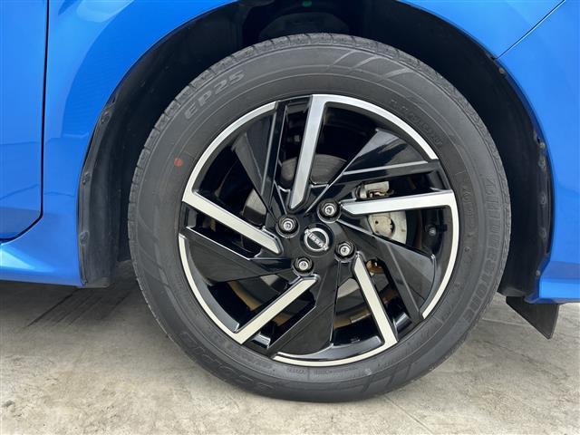 ノート Ｘ　禁煙車　純正９型ナビ　アラウンドビューモニター　エマージェンシーブレーキ　衝突軽減ブレーキ　レーンキープアシスト　プロパイロット　レーダークルーズコントロール　純正ＯＰ本革シート　ワイヤレス充電（17枚目）