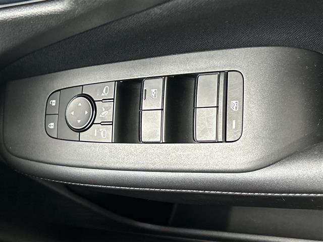 ノート Ｘ　禁煙車　純正９型ナビ　アラウンドビューモニター　エマージェンシーブレーキ　衝突軽減ブレーキ　レーンキープアシスト　プロパイロット　レーダークルーズコントロール　純正ＯＰ本革シート　ワイヤレス充電（35枚目）