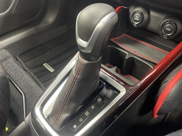 スイフトスポーツ ベースグレード　禁煙車　純正ナビ　クルーズコントロール　シートヒーター　ビルトインＥＴＣ　パドルシフト　ドライブレコーダー　ＴＶキャンセラー　オートライト　全方位カメラ　ステアリングスイッチ　衝突軽減ブレーキ（13枚目）