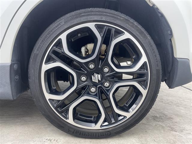 スイフトスポーツ ベースグレード　禁煙車　純正ナビ　クルーズコントロール　シートヒーター　ビルトインＥＴＣ　パドルシフト　ドライブレコーダー　ＴＶキャンセラー　オートライト　全方位カメラ　ステアリングスイッチ　衝突軽減ブレーキ（17枚目）