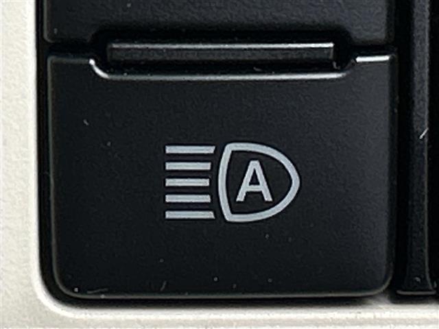 ムーヴキャンバス Ｇホワイトアクセントリミテッド　ＳＡＩＩＩ　禁煙車／スマートアシスト３／純正ＳＤナビ／フルセグＴＶ／パノラミックビューモニター／両側パワースライドドア／ＬＥＤオートライト／フォグランプ／コーナーセンサー／ＥＴＣ／ドライブレコーダー／スマートキー（10枚目）