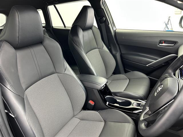 カローラクロス ハイブリッド　Ｚ　禁煙車／純正ディスプレイオーディオ／全方位カメラ／トヨタセーフティセンス／レーダークルーズコントロール／前席シートヒーター／パワーバックドア／ＢＳＭ／オートハイビーム／ハーフレザーシート／ＥＴＣ（14枚目）